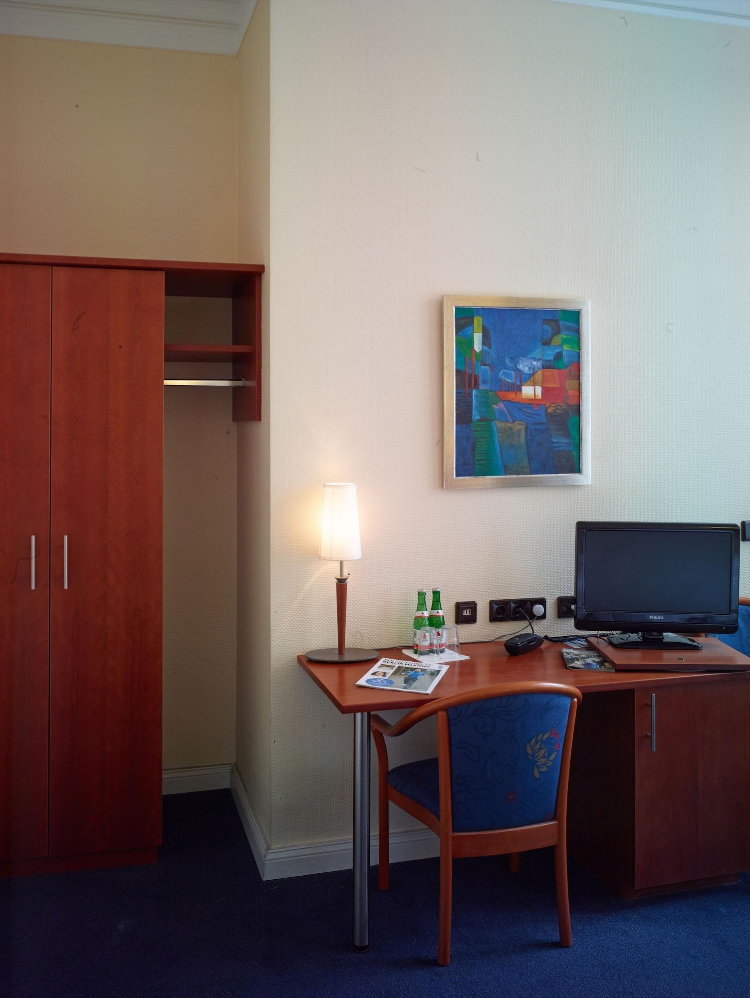 Hotel Kurfuerst Am Kurfuerstendamm Berlino