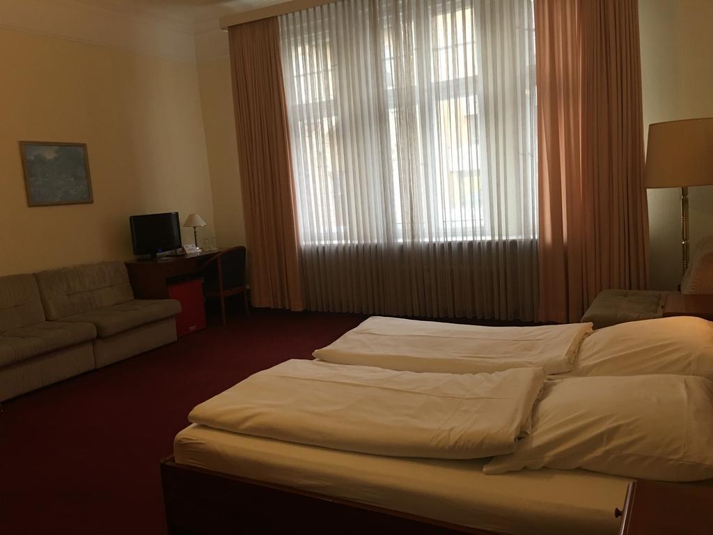 Kurfuerst Am Kurfuerstendamm 3* Berlino