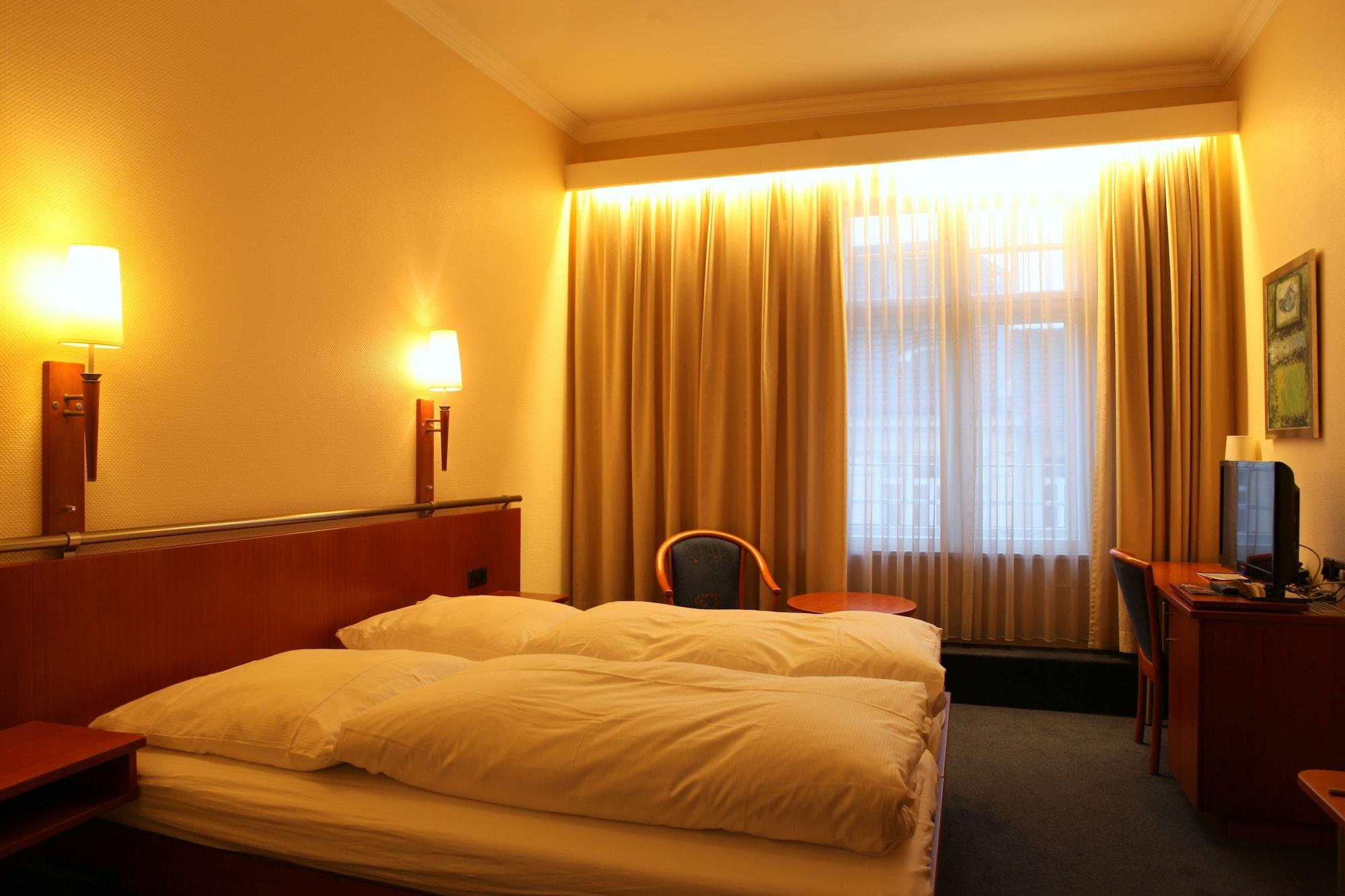 Hotel Kurfürst Am Kurfürstendamm 3*