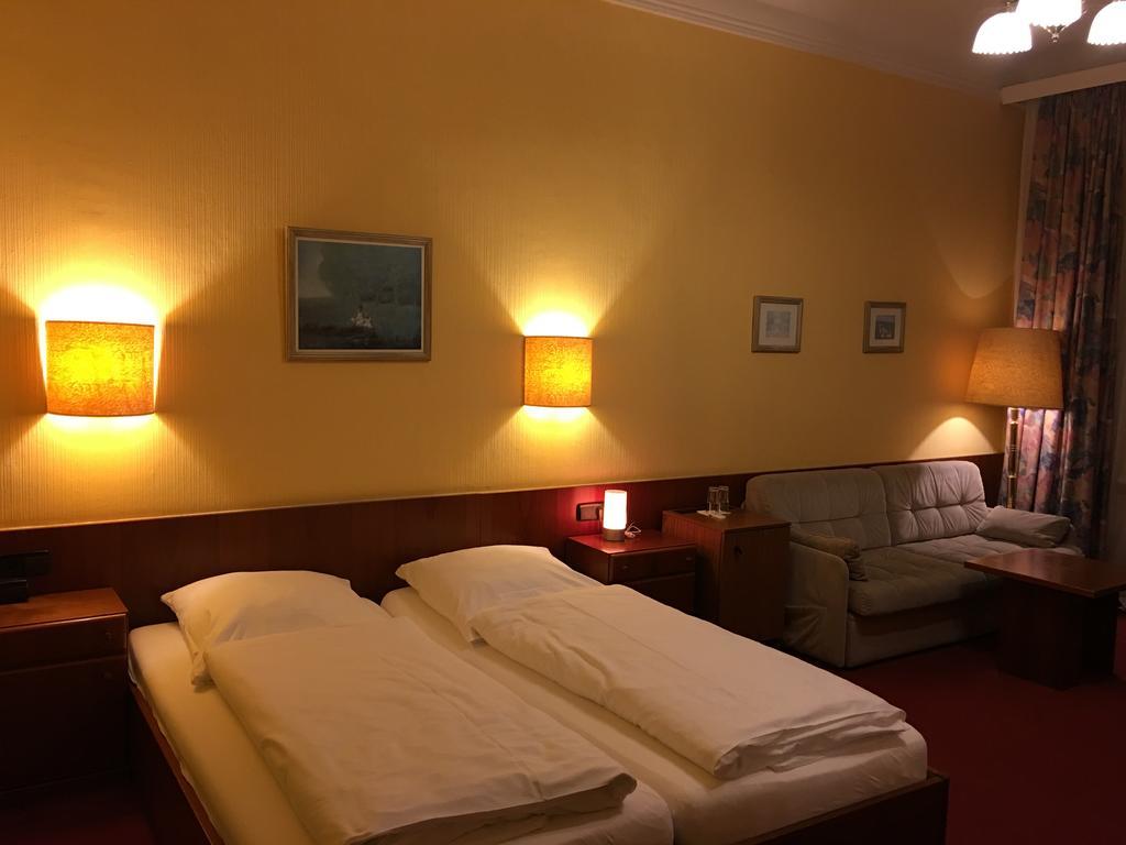 Hotel Kurfürst Am Kurfürstendamm 3*