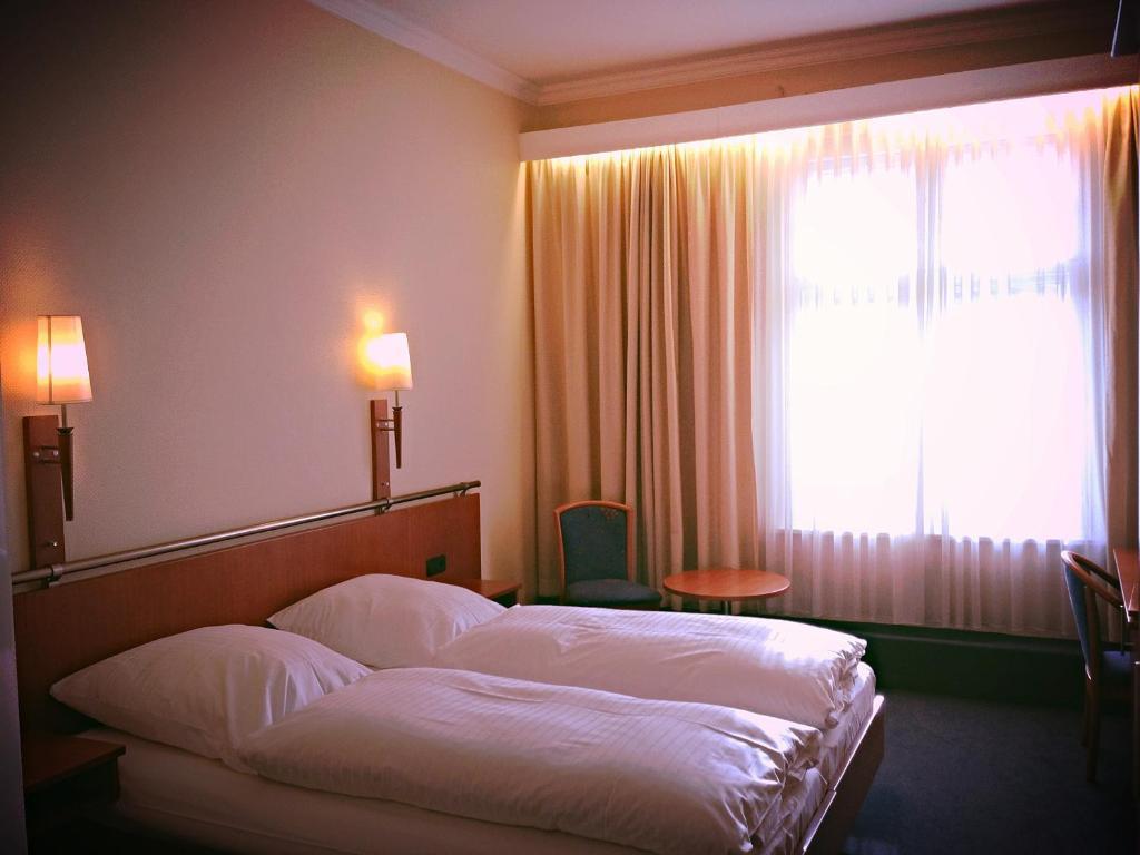 Hotel Kurfürst Am Kurfürstendamm 3*